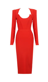 MIDIKLEID MIT ECKIGEN SCHULTERN UND KORSETT IN ROT